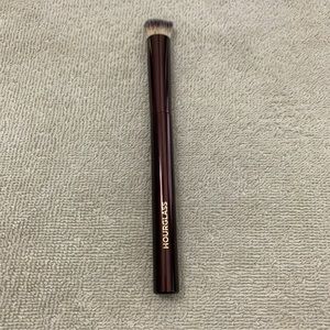 Hourglass Concealer Brush